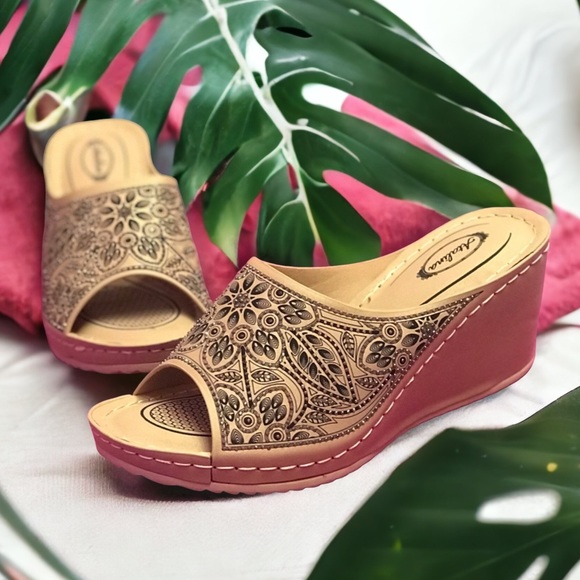 Last Pair! Italina Natural Beige Embroidered Peep Toe Floral Wedge Heeled Sandal - Picture 4 of 11